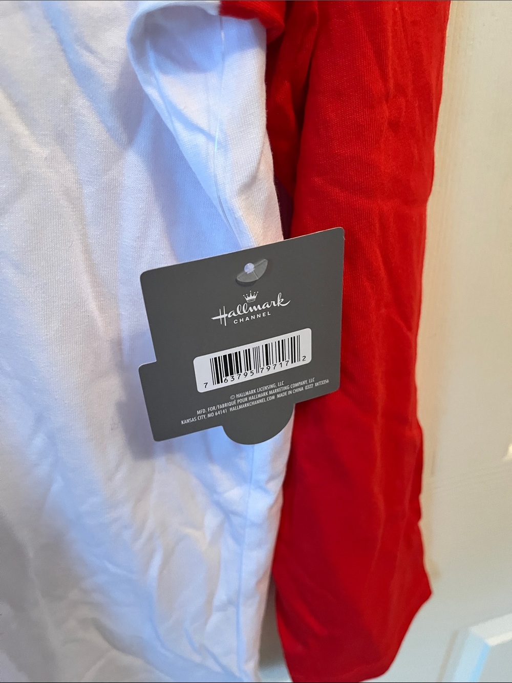 Hallmark Channel NWT Christmas Raglan Graphic Tee Large Fa-La-Love Red White - Picture 6 of 16